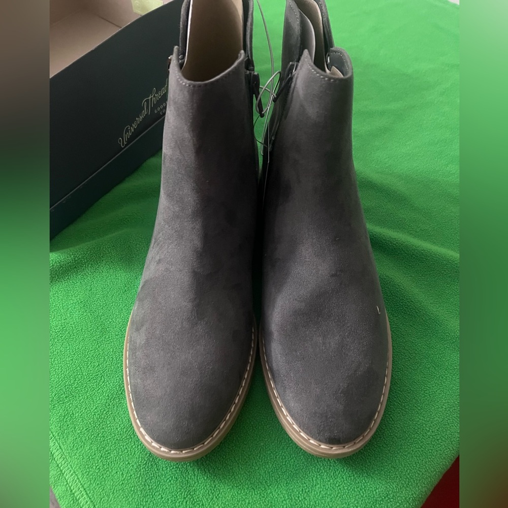 Universal Thread Brenna Boots